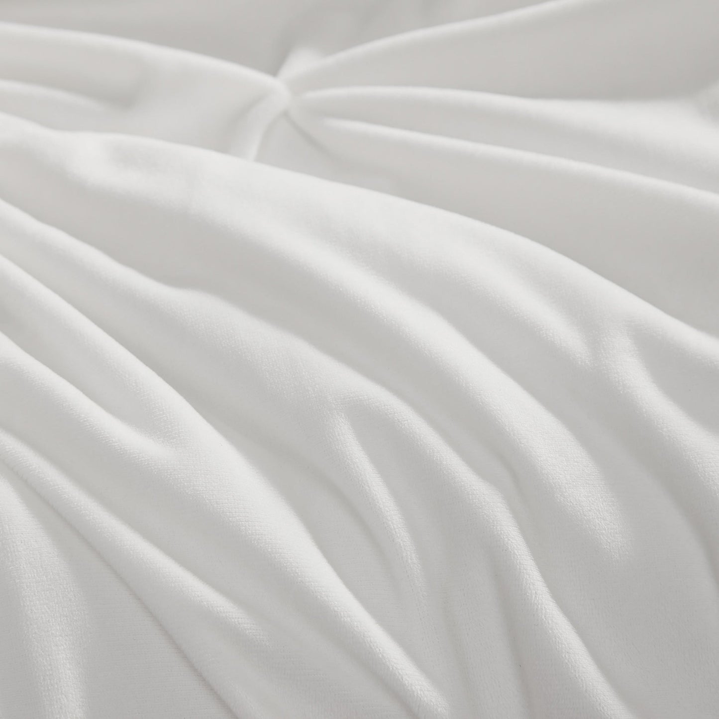 Kiss Pleat Micromink Comforter Set - White - Juicy Couture