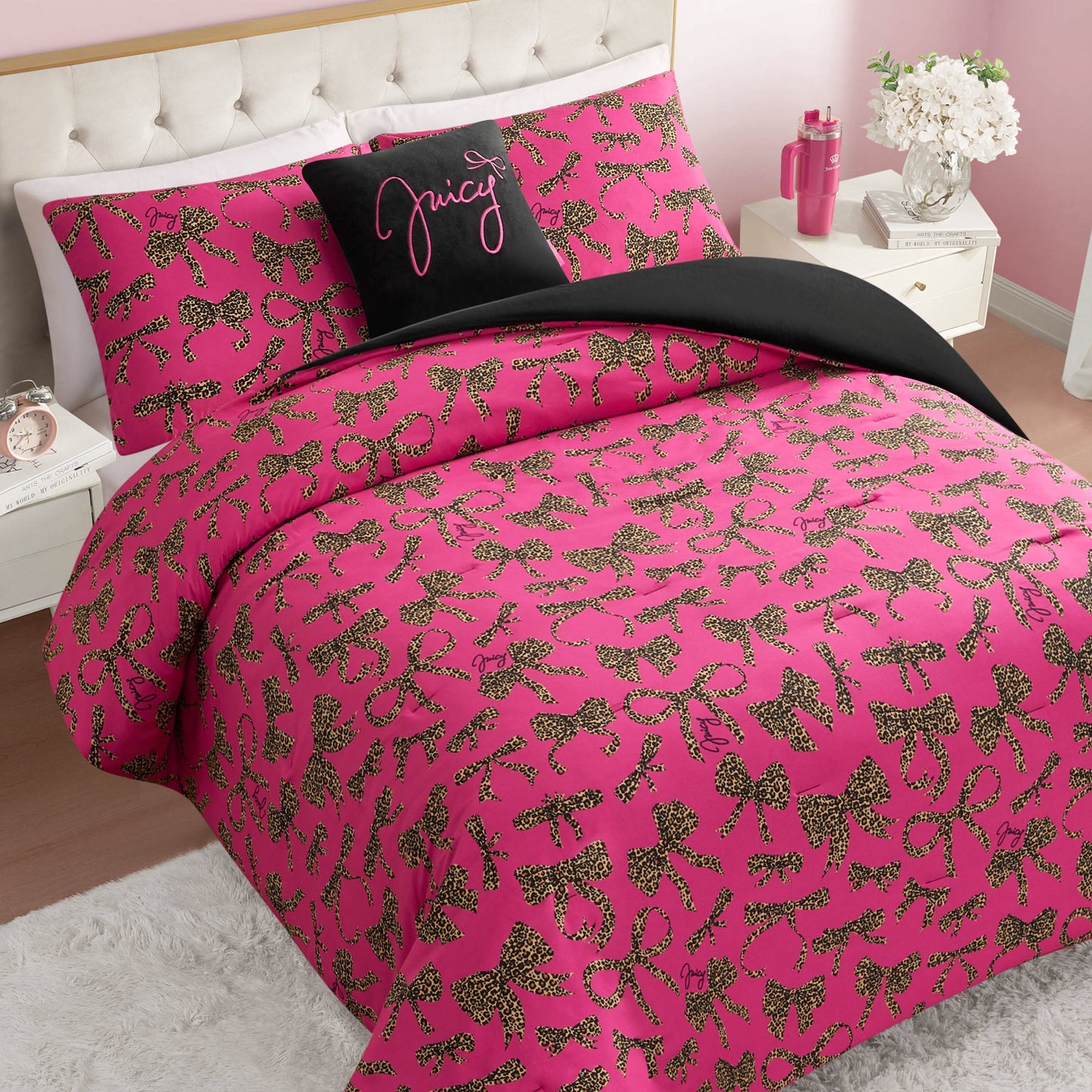 Solid Plush Reversible Cheetah Bows Comforter Set - Black/Cheetah Bows - Juicy Couture