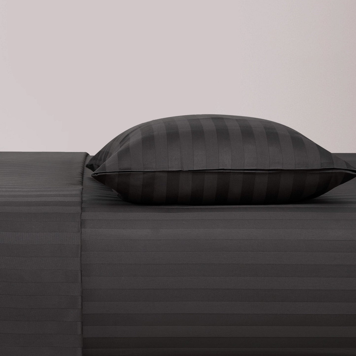 Royal Dreams Sheet Set - Jet Black - Juicy Couture