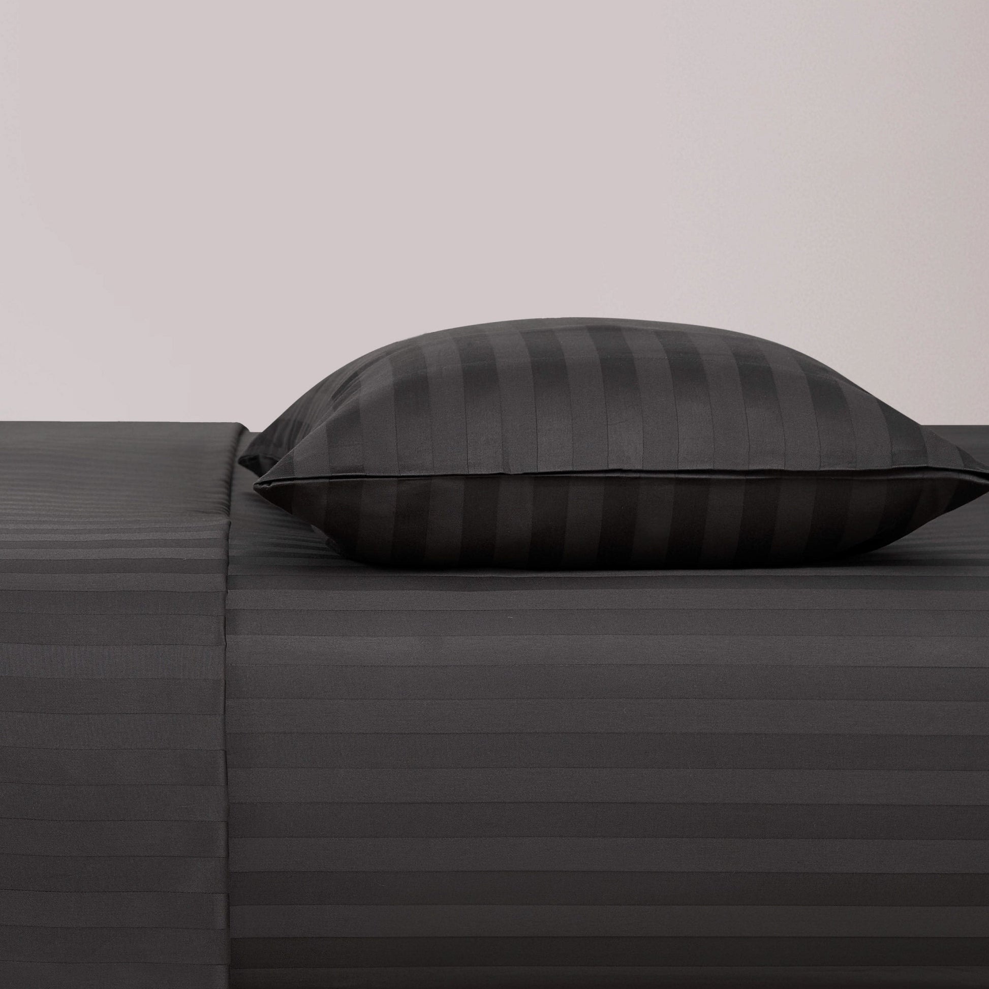 Royal Dreams Sheet Set - Jet Black - Juicy Couture