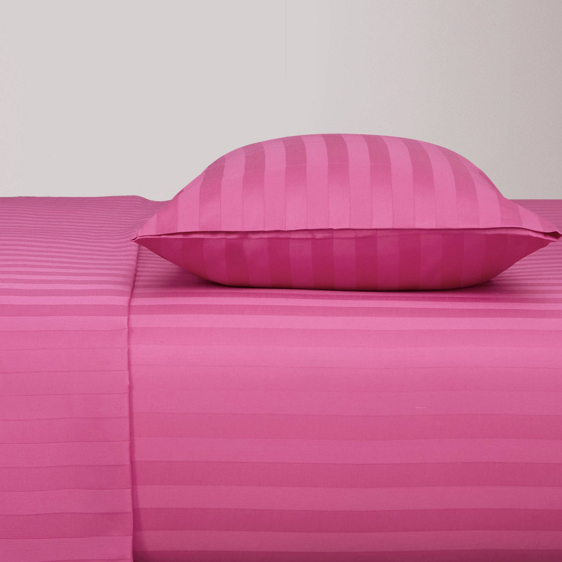 Royal Dreams Sheet Set - Hot Pink - Juicy Couture