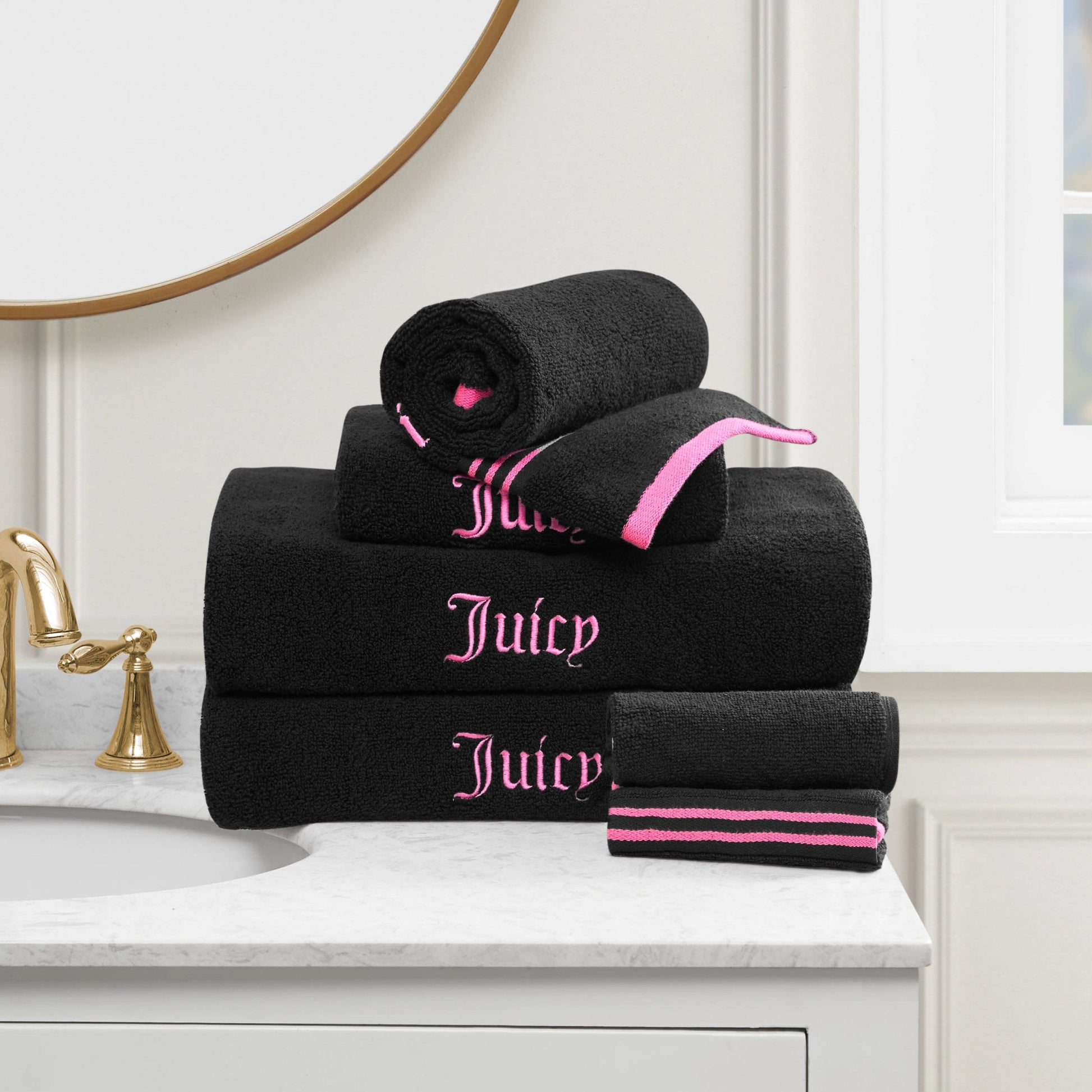 Neon Border Bath Towel Set - Black/Hot Pink - Juicy Couture